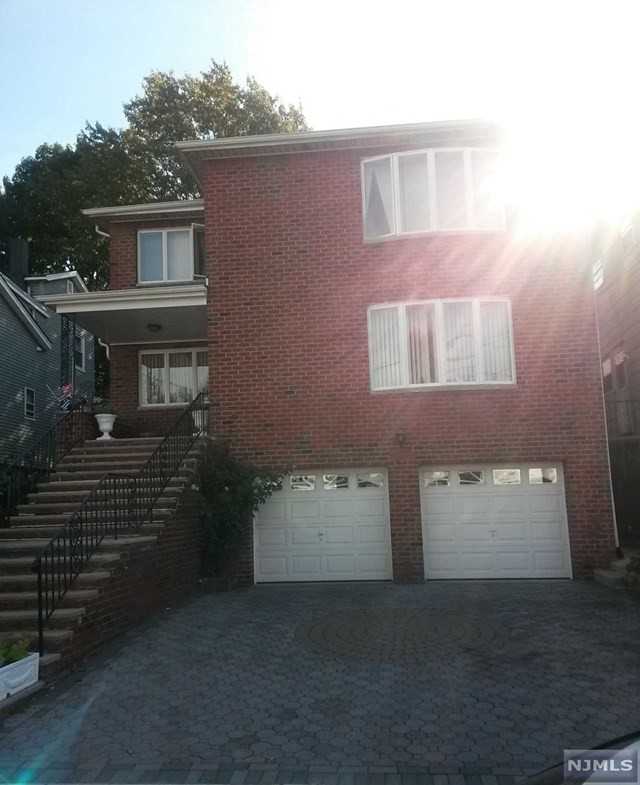 416 7th St #2 - Photo 3 of 16