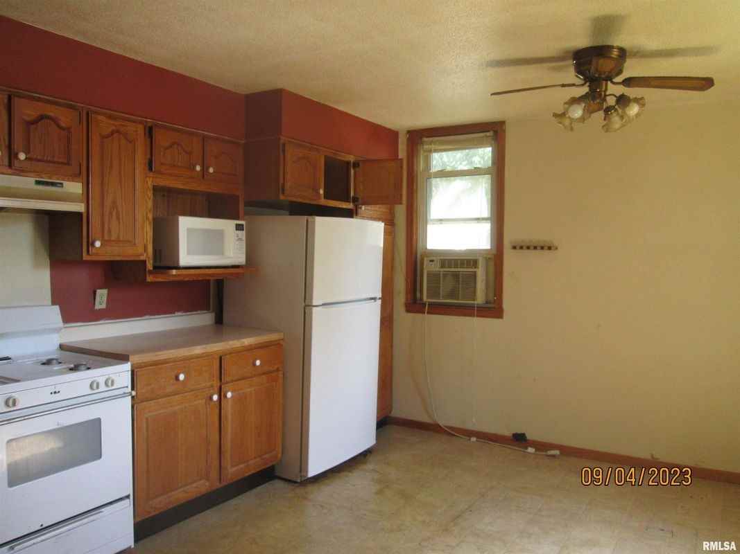 1706 Pike Rd - Photo 2 of 5