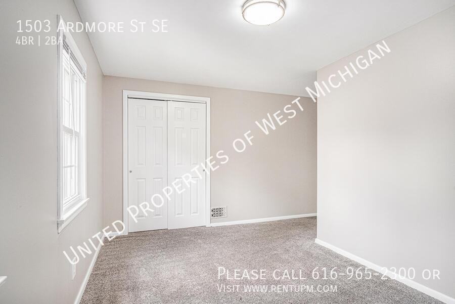 1503 Ardmore St Se - Photo 2 of 32