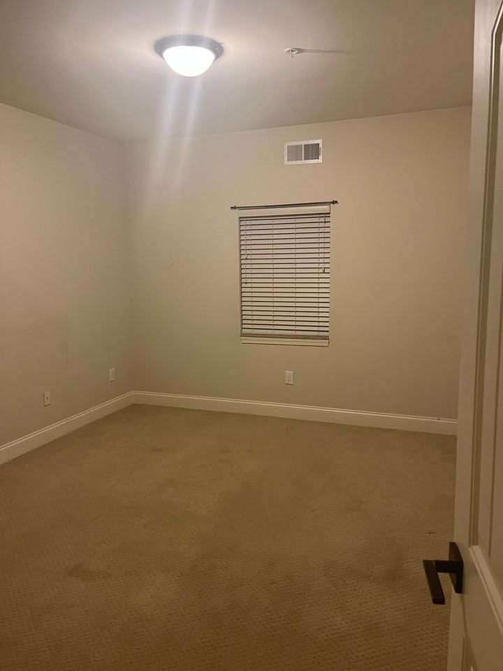 964 - Park Place Town Center - Photo 5 of 10