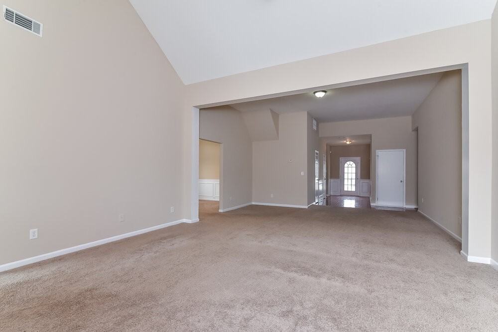 4935 Mundy Court - Photo 5 of 17