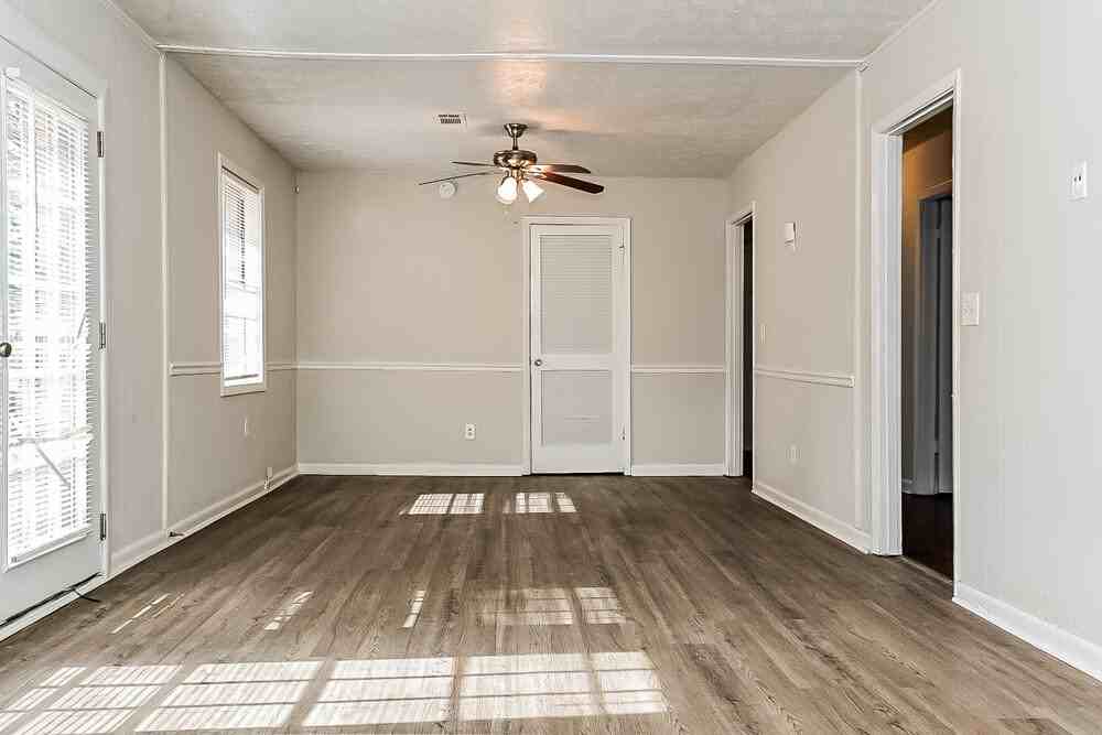 246 Bellwood Ln - Photo 4 of 16