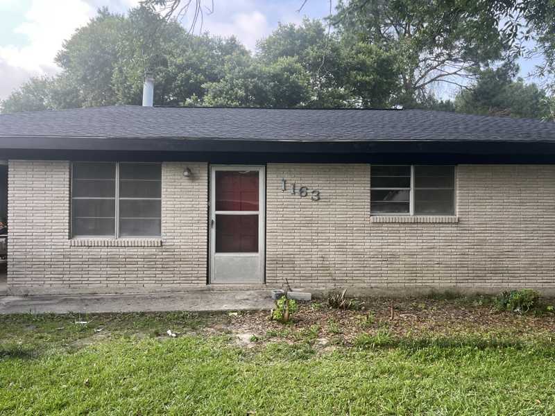 1163 W 14th St - Photo 2 of 11