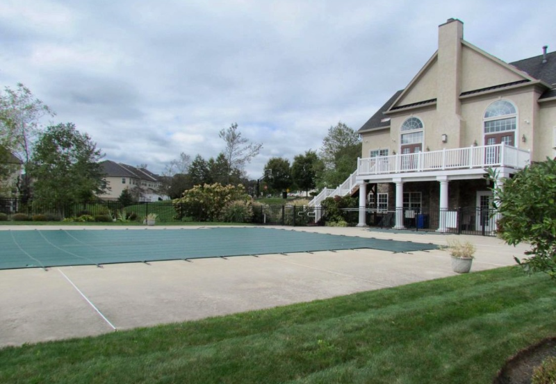 2089 Edgehill Dr - Photo 2 of 20