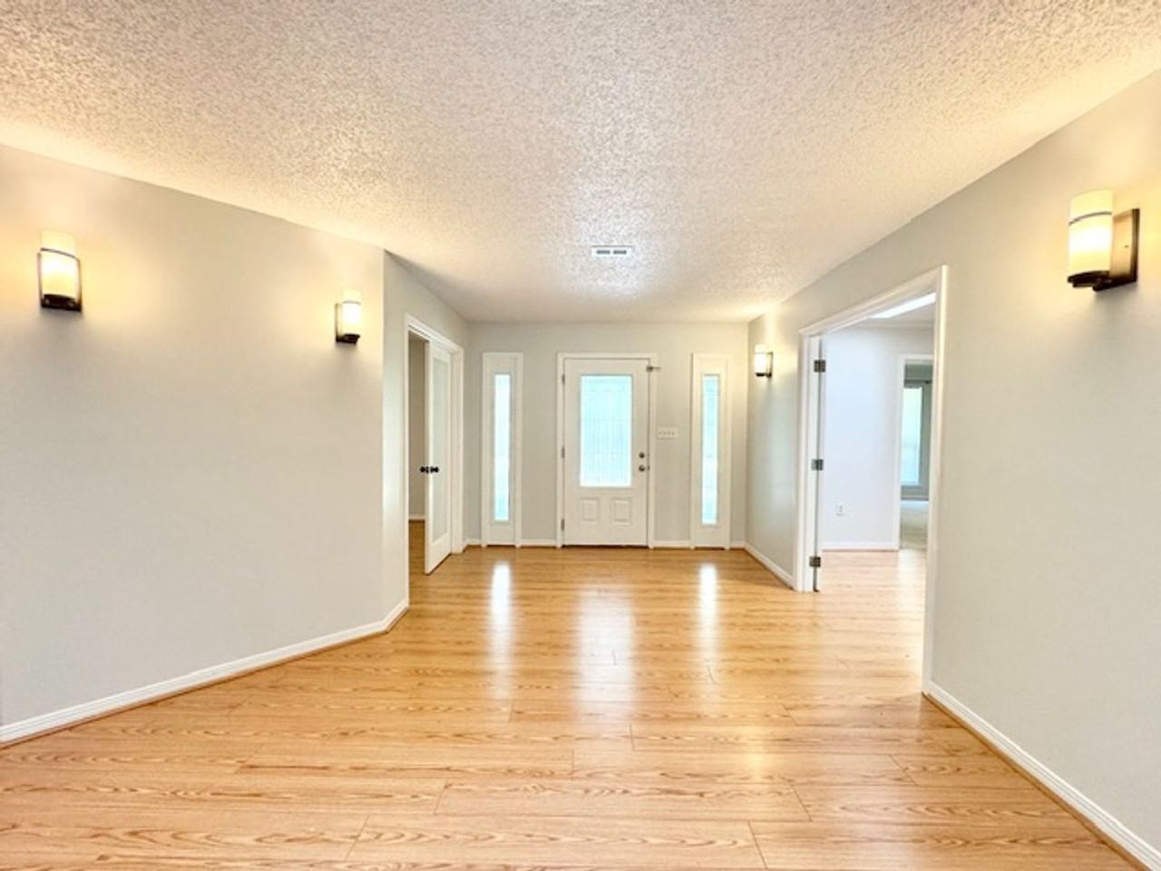 1034 Rocky Bayou Dr - Photo 3 of 42