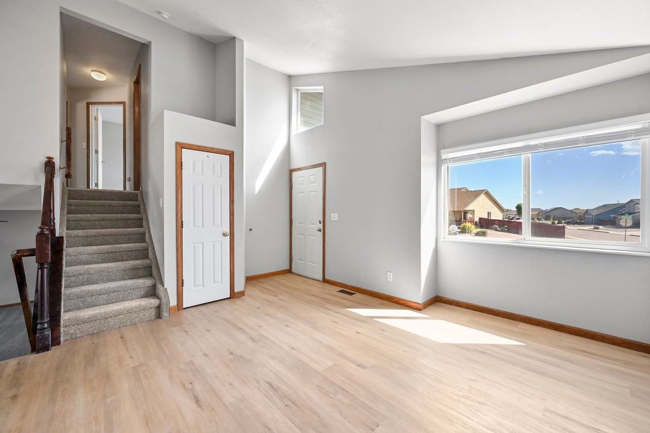 4907 Brant Rd - Photo 3 of 26
