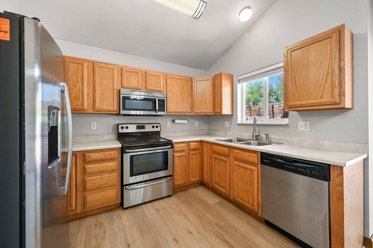 4907 Brant Rd - Photo 7 of 26