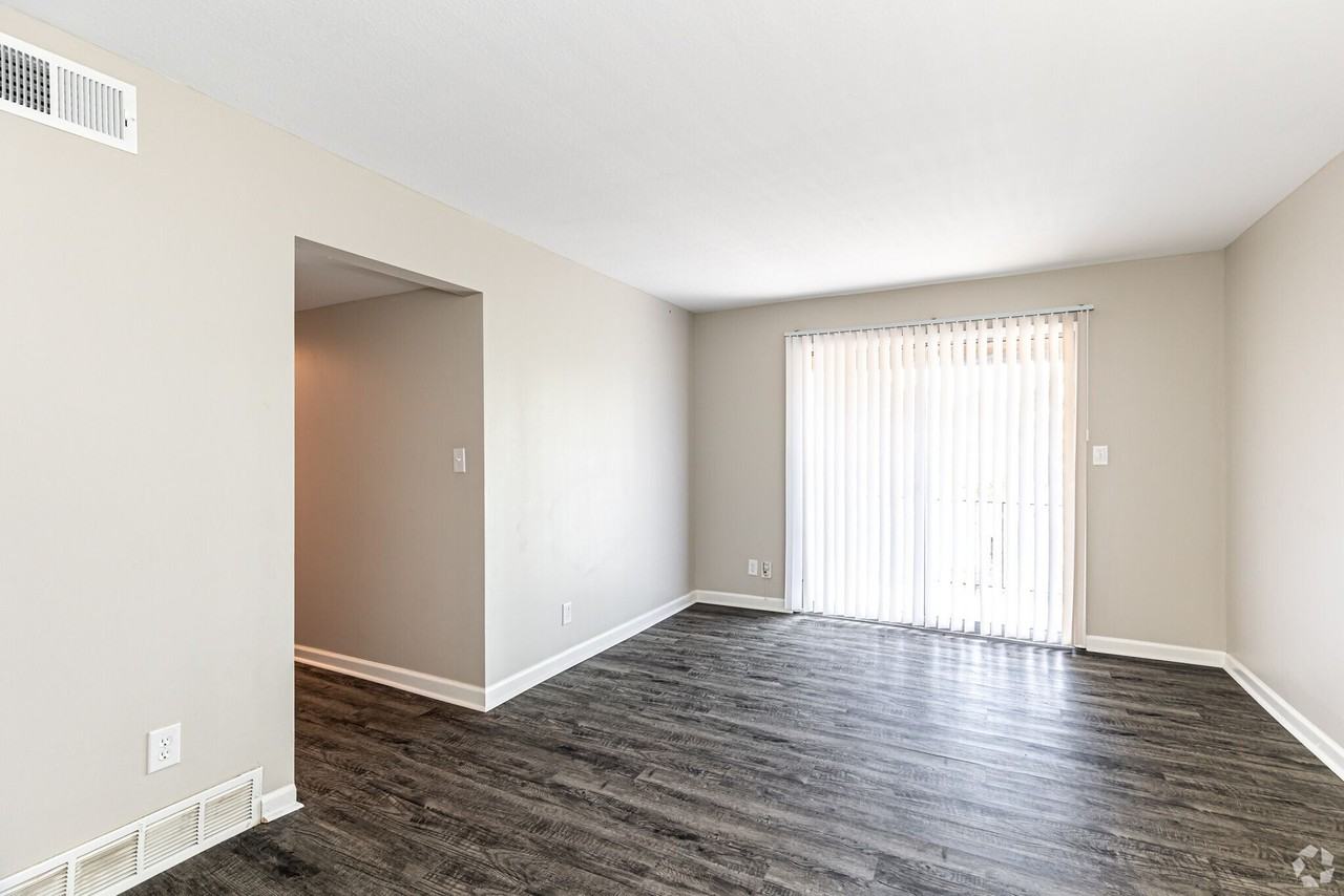 Mission Manor Apartments - Photo 7 of 25