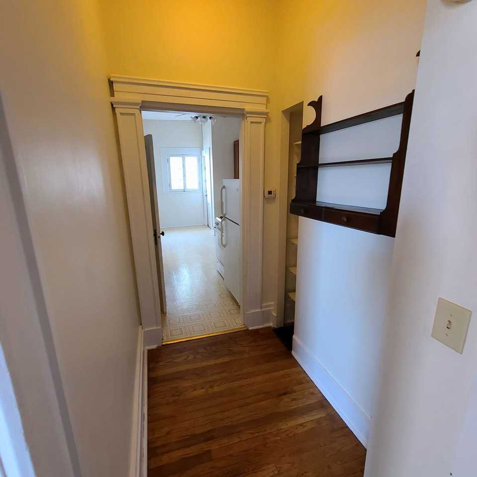 112 S 5th St #4 - Photo 4 of 9