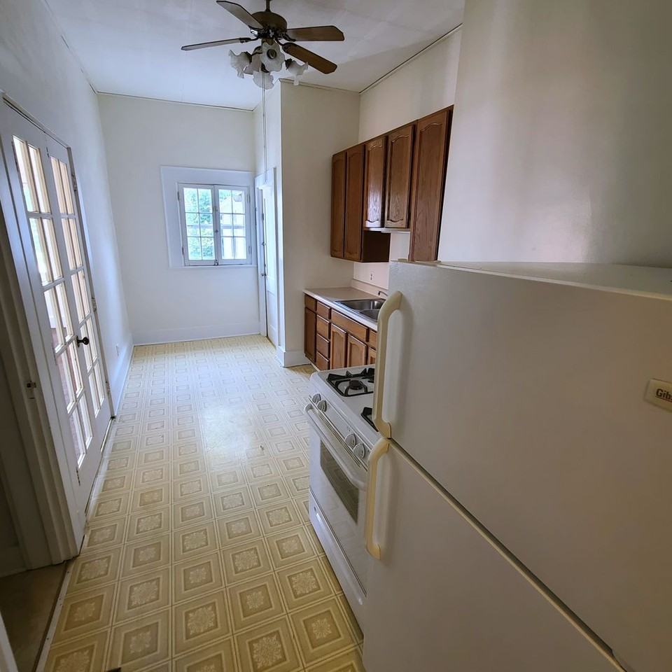112 S 5th St #4 - Photo 5 of 9