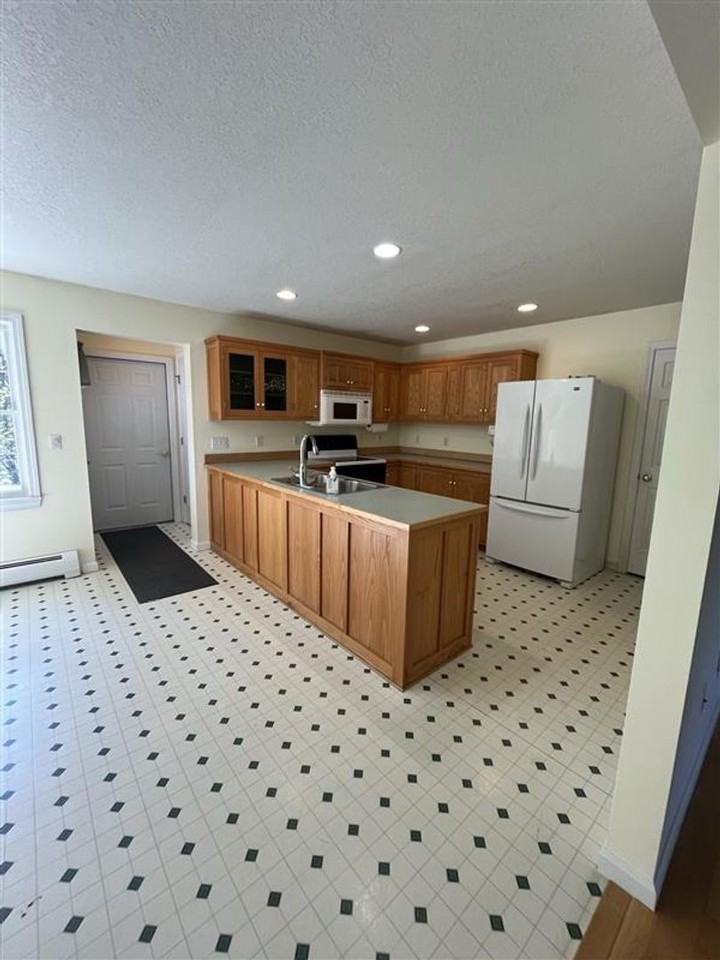 572 Neck Rd - Photo 2 of 24