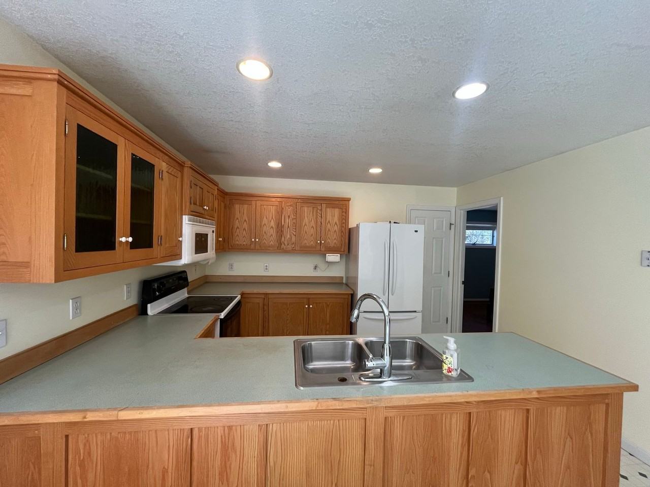 572 Neck Rd - Photo 3 of 24