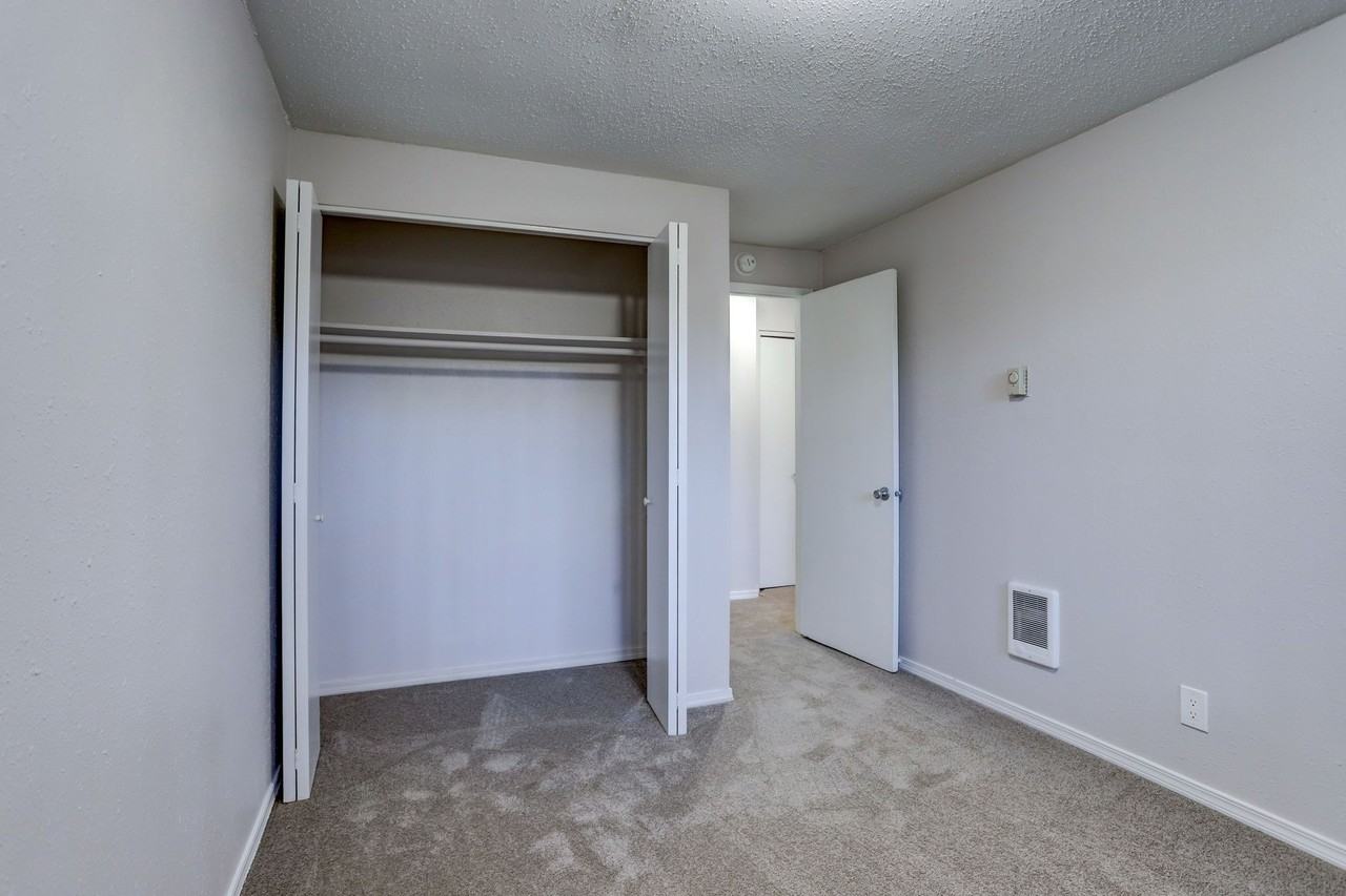 Madison Apartments - Photo 5 of 11