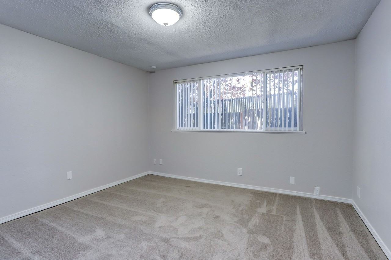 Madison Apartments - Photo 6 of 11