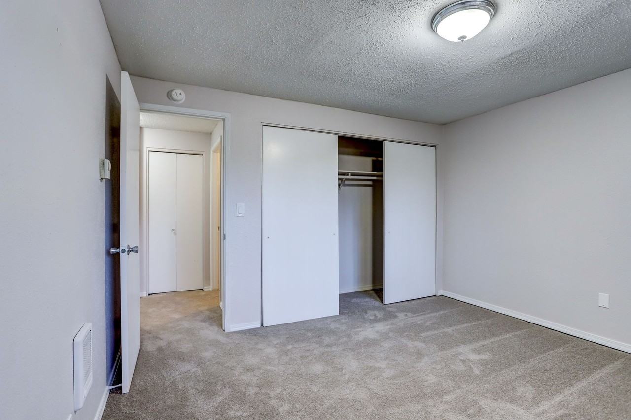 Madison Apartments - Photo 7 of 11