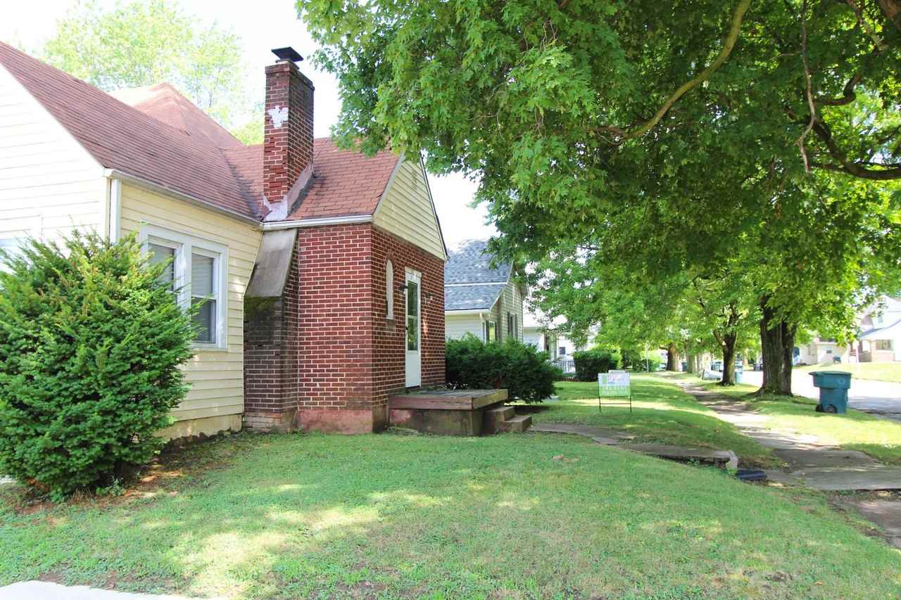 101 N Dill St - Photo 2 of 44