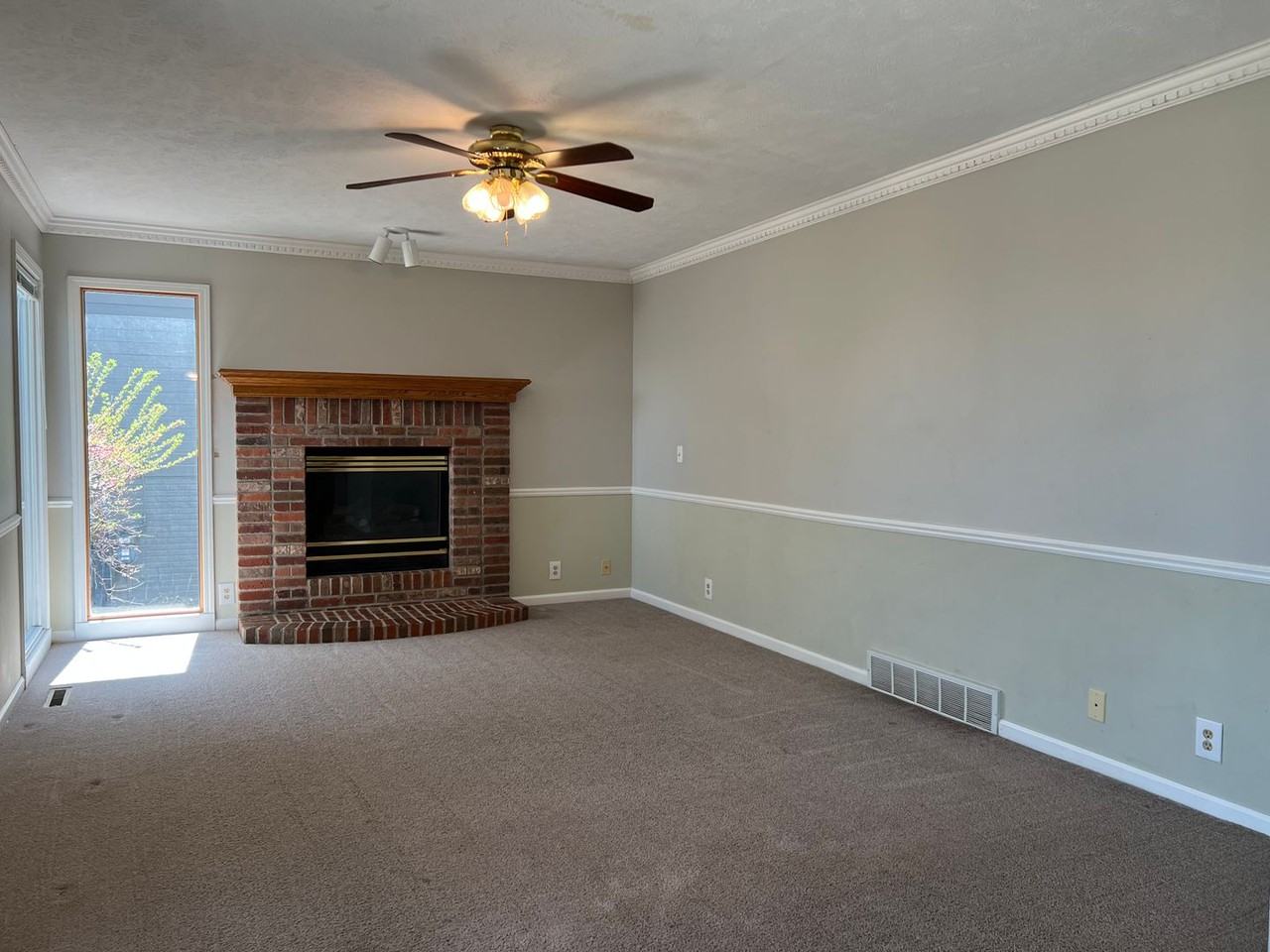 6623 S 162nd Ave - Photo 5 of 17