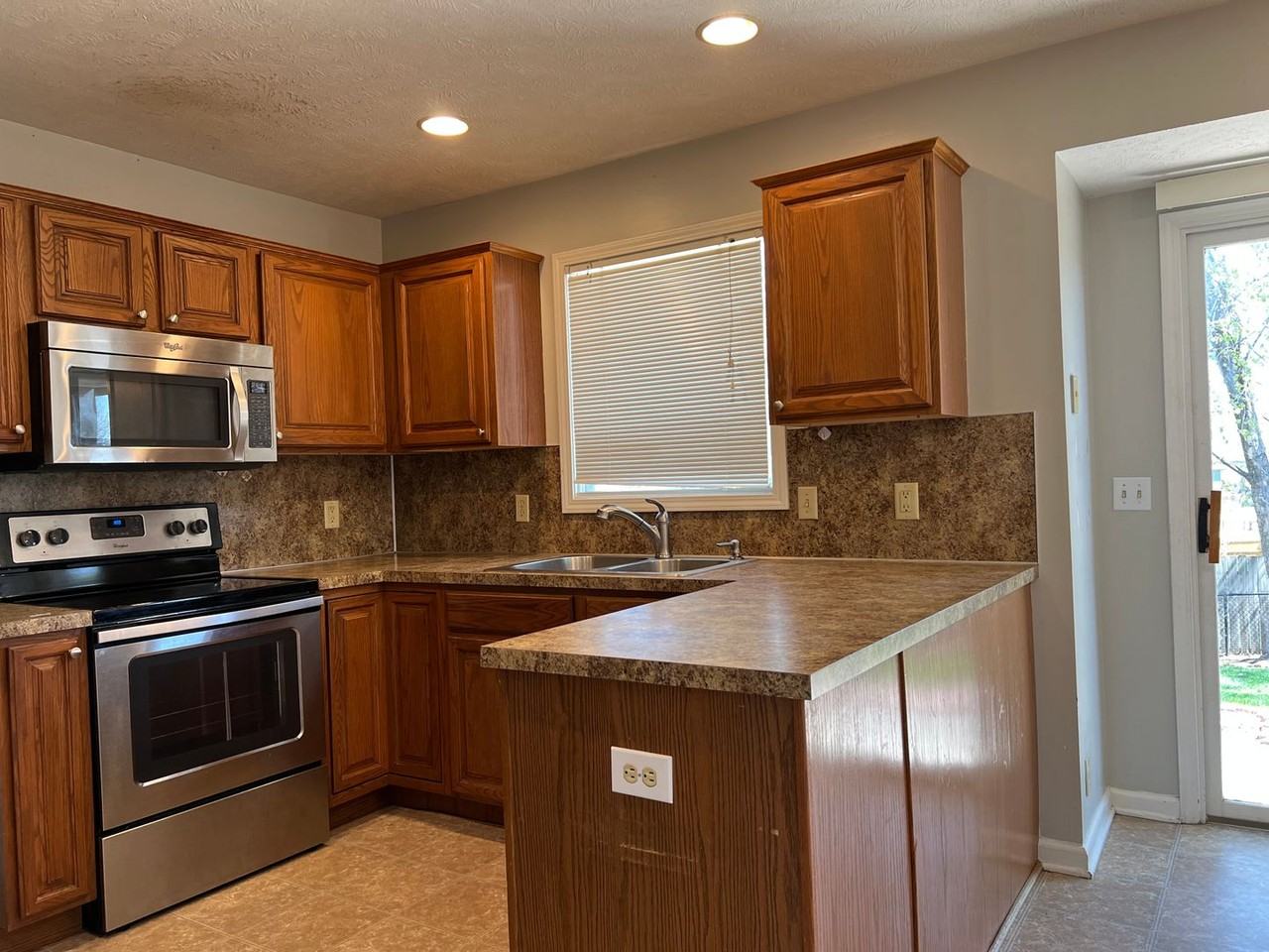 6623 S 162nd Ave - Photo 7 of 17