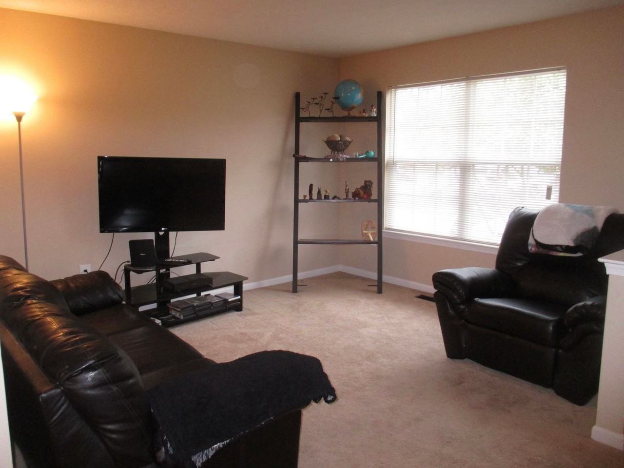 2241 Seton Way - Photo 3 of 25