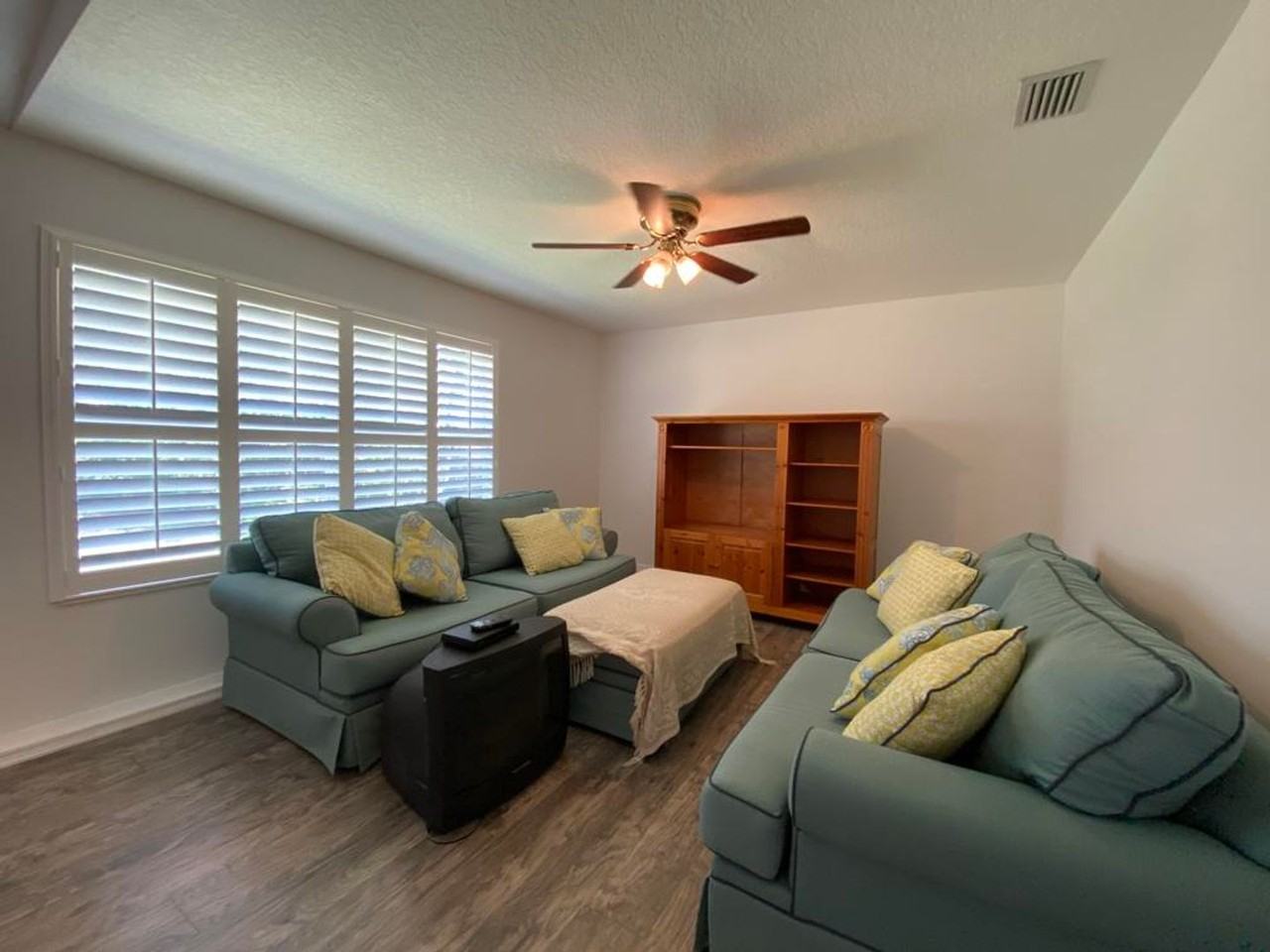 628 Walker St - Photo 3 of 13