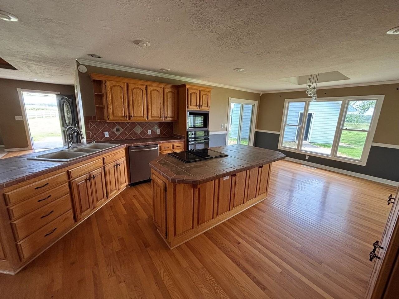 1855 Brush Creek Rd - Photo 6 of 24