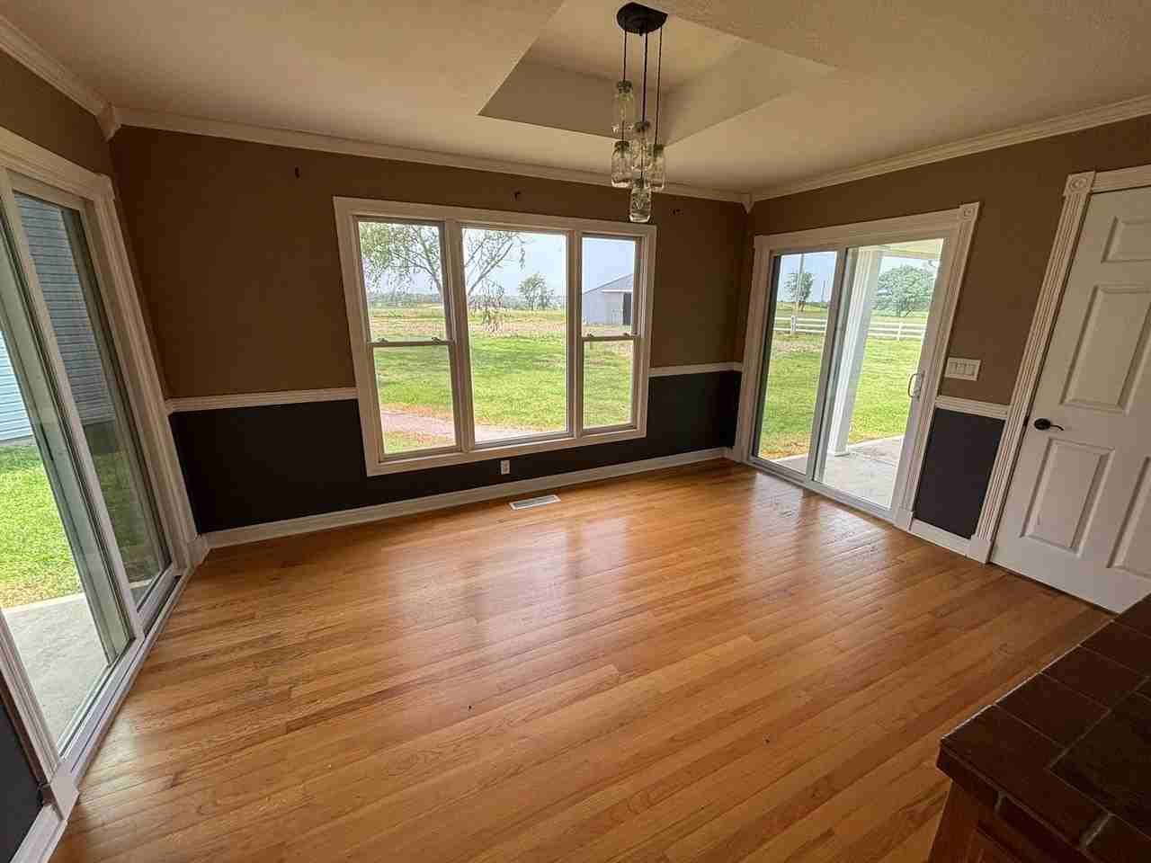 1855 Brush Creek Rd - Photo 7 of 24