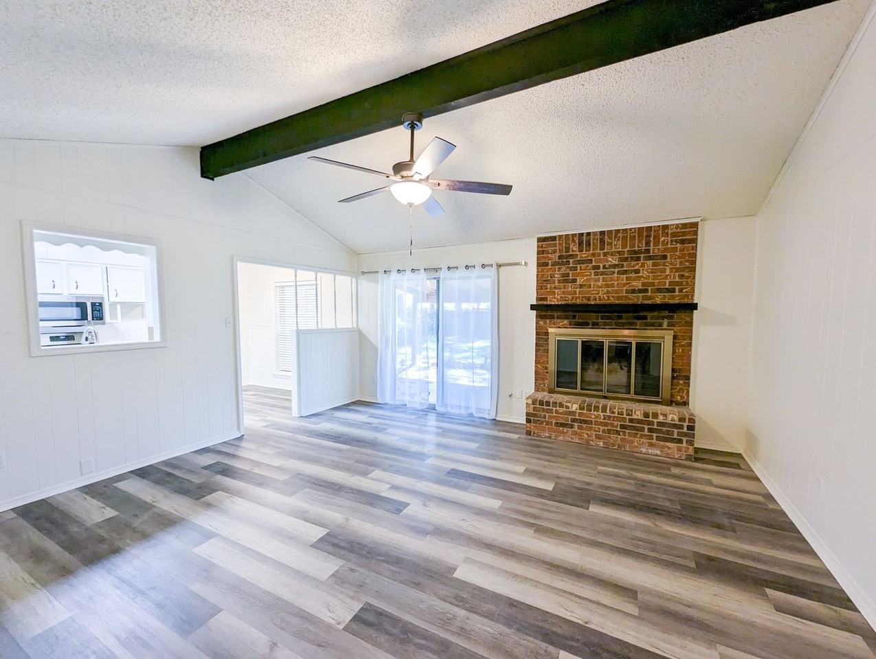 130 Elmview Ln - Photo 2 of 11