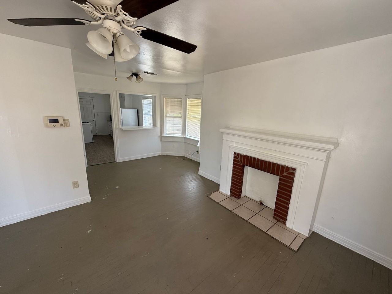 1523 25th St - Photo 2 of 12