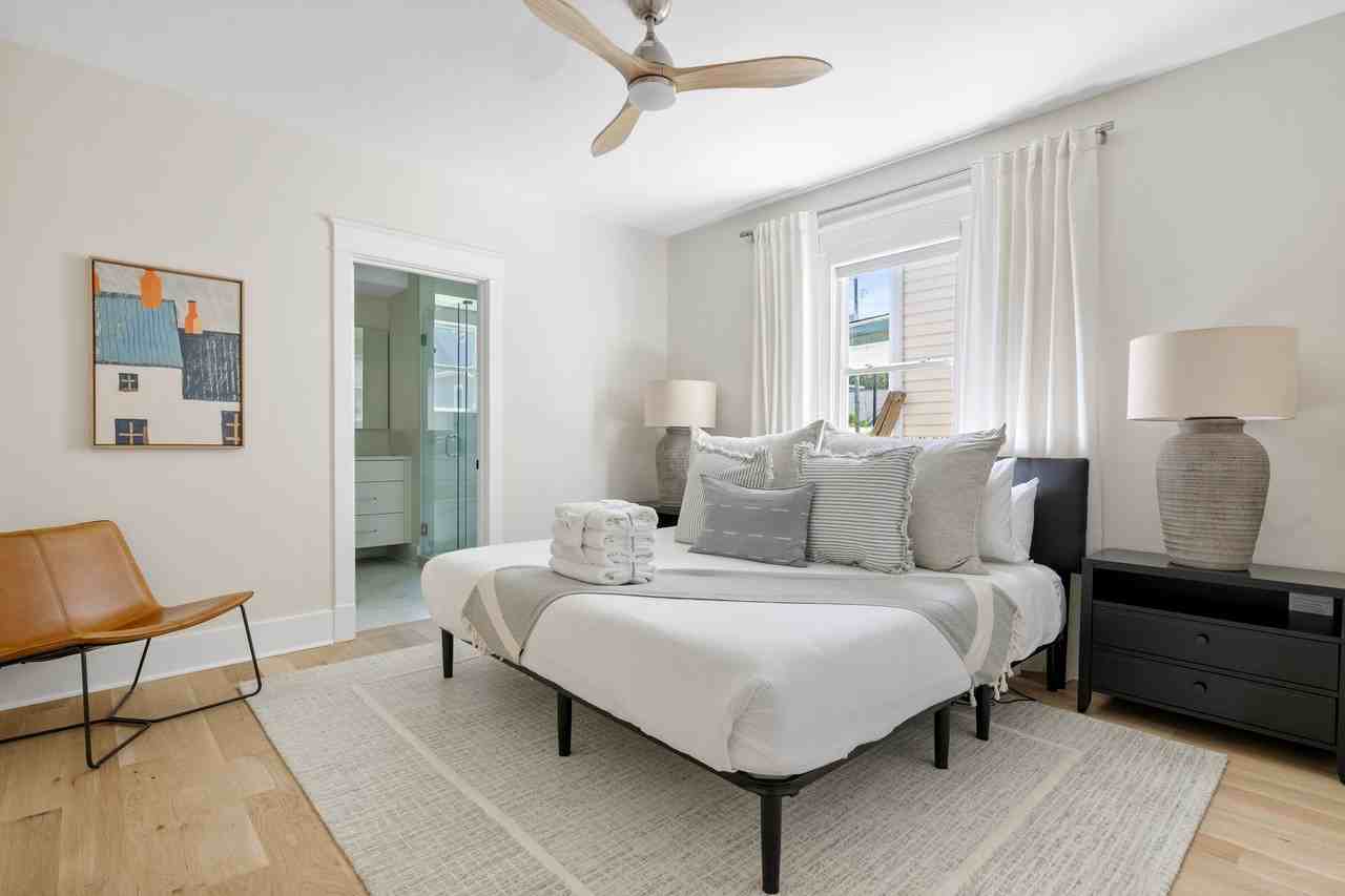 191 W Poplar St - Photo 3 of 29