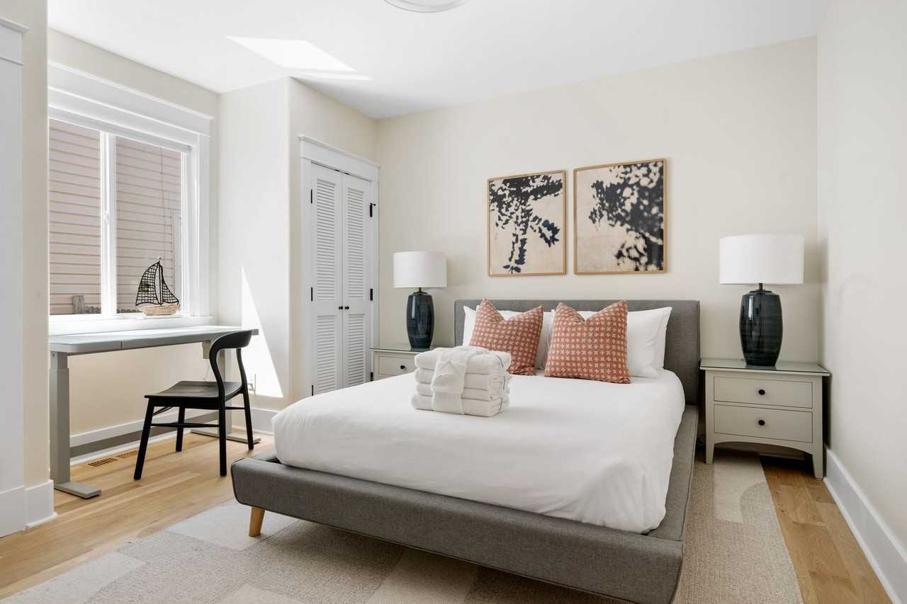 191 W Poplar St - Photo 4 of 29