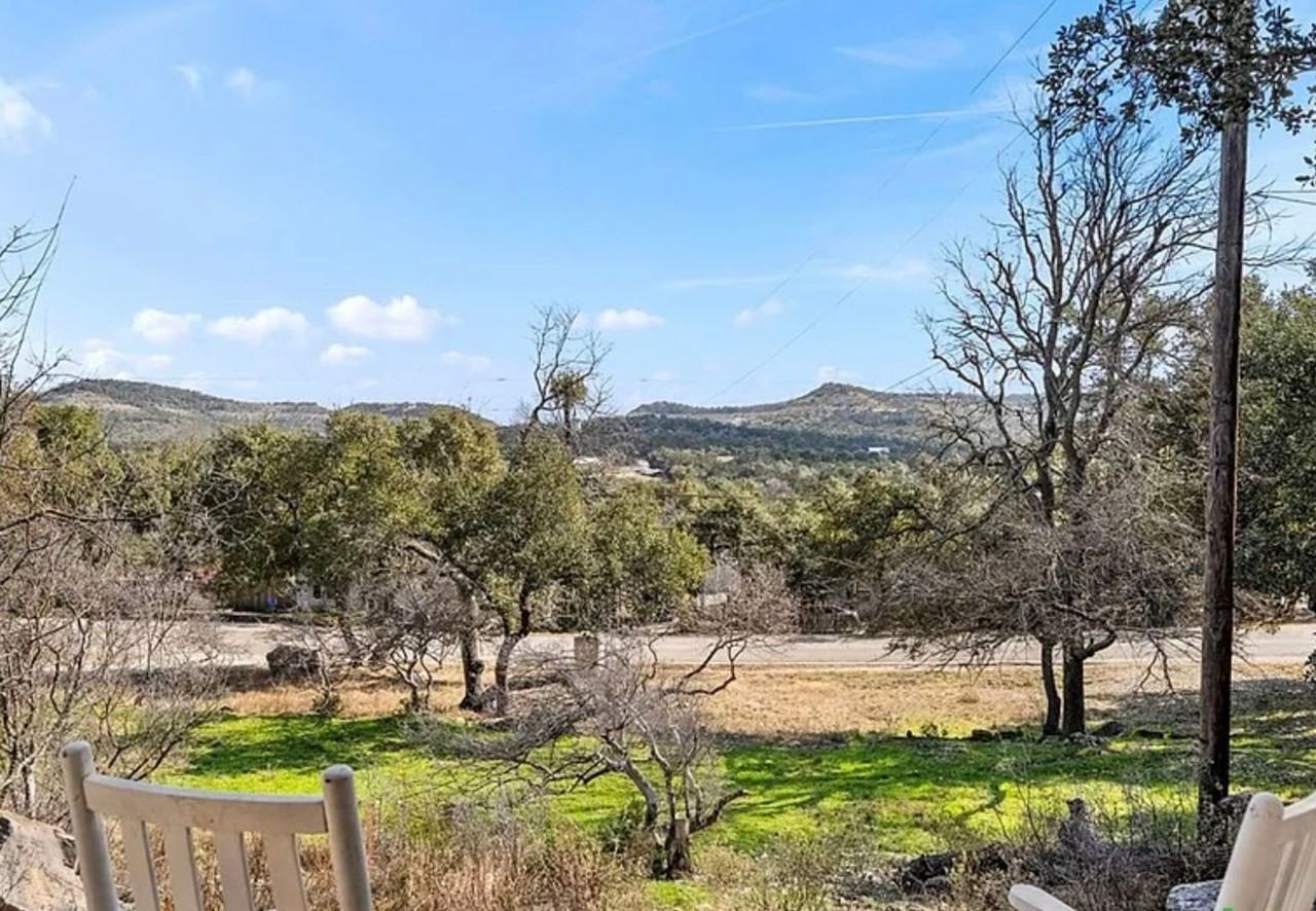 650 Lorne Rd - Photo 2 of 26