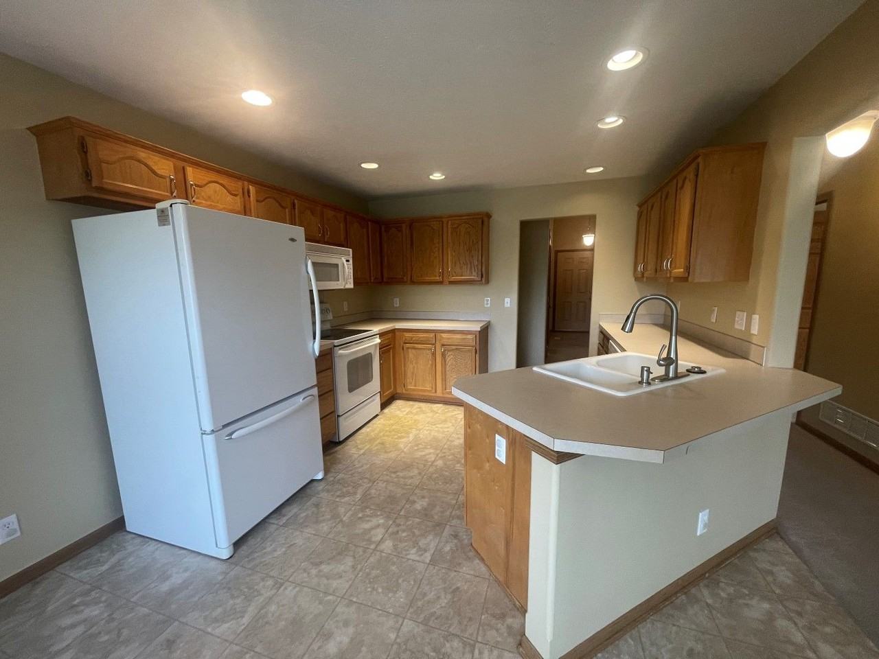 2309 Aberdeen Dr - Photo 2 of 17