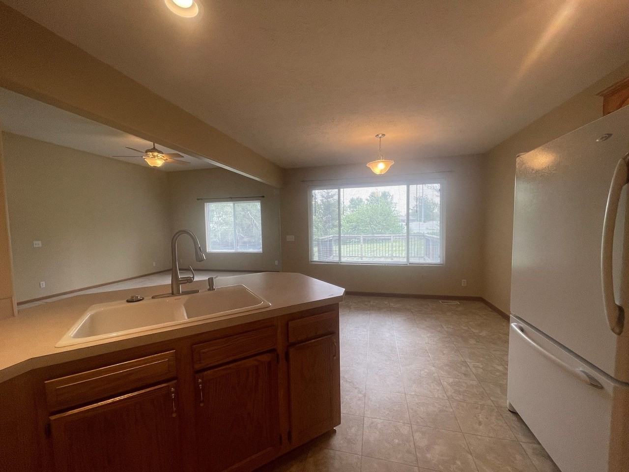 2309 Aberdeen Dr - Photo 4 of 17