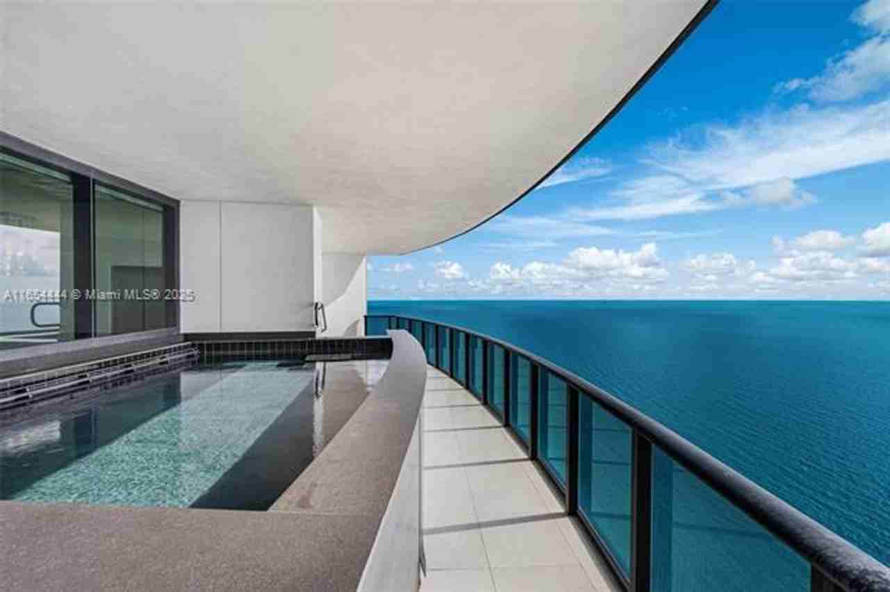 18555 18555 Collins Ave appt 5001 - Photo 6 of 41