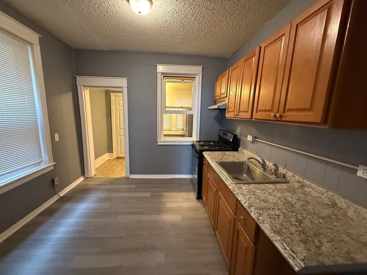2842 N Stillman St #NA - Photo 3 of 11