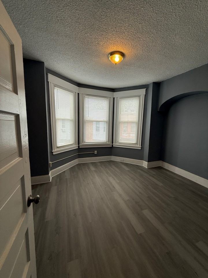 2842 N Stillman St #NA - Photo 5 of 11