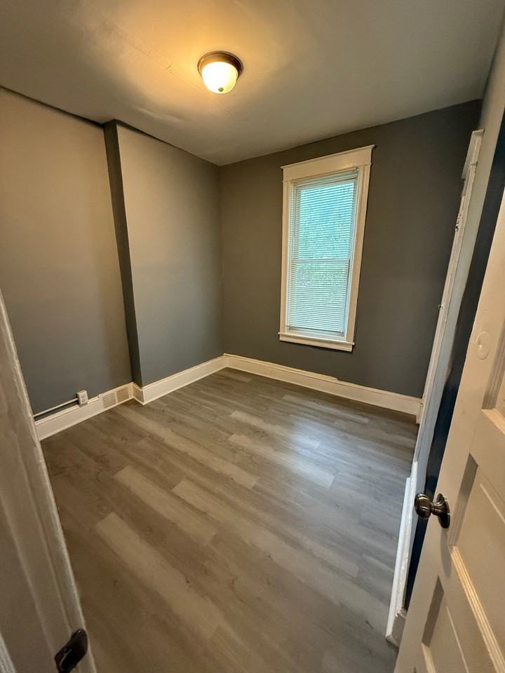 2842 N Stillman St #NA - Photo 7 of 11