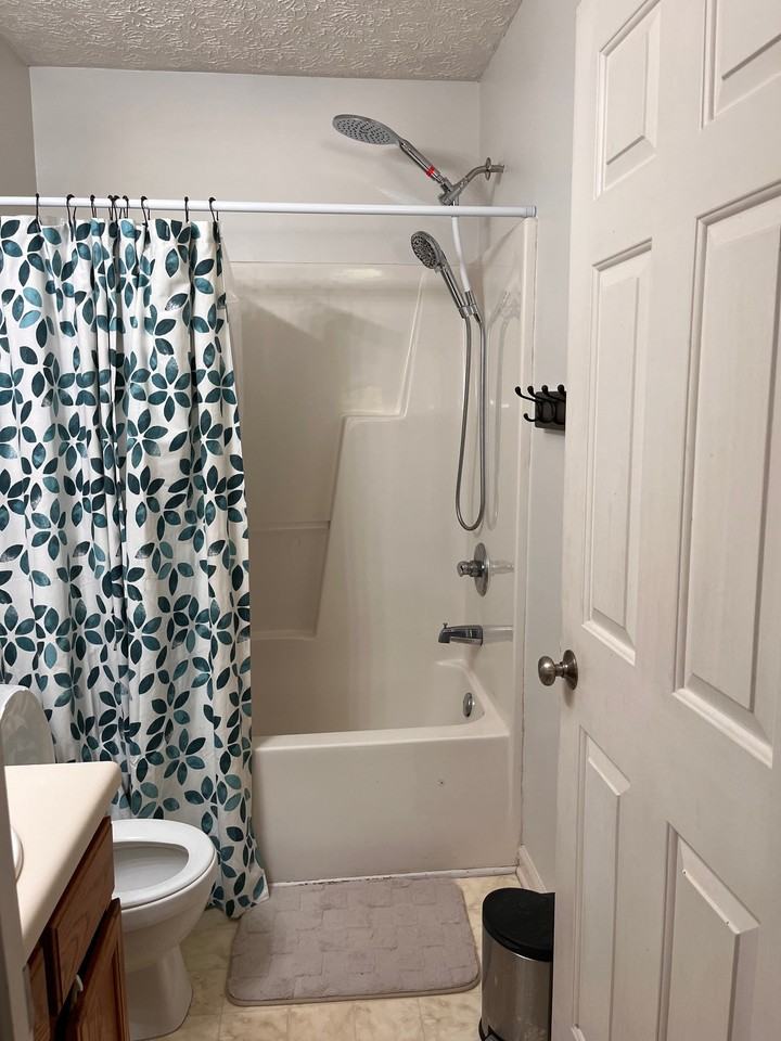2720 Midway Park Ct #NA - Photo 3 of 7