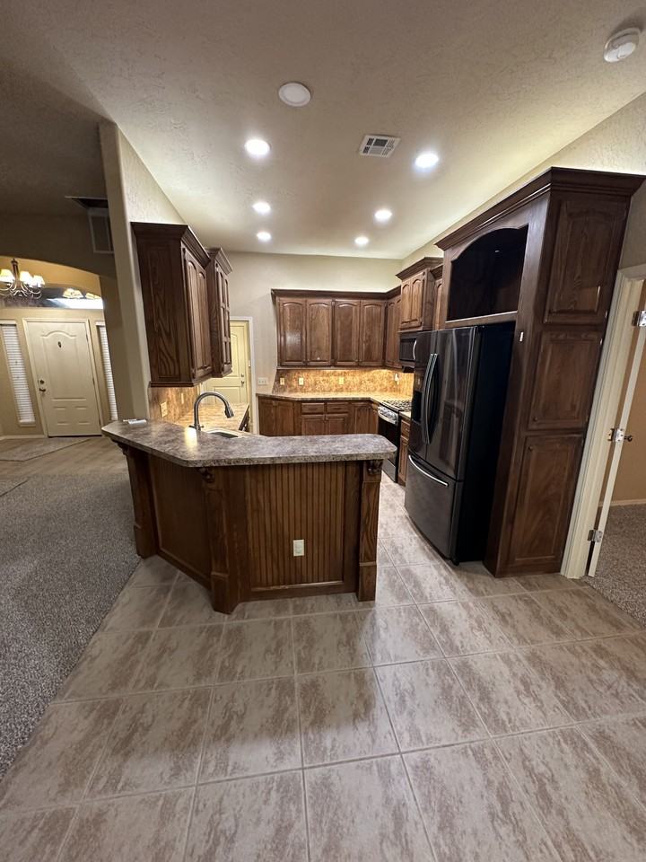 600 E Forest Ln #NA - Photo 4 of 10