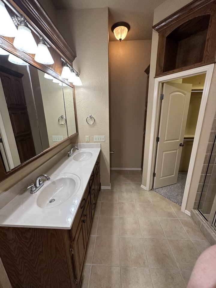 600 E Forest Ln #NA - Photo 5 of 10