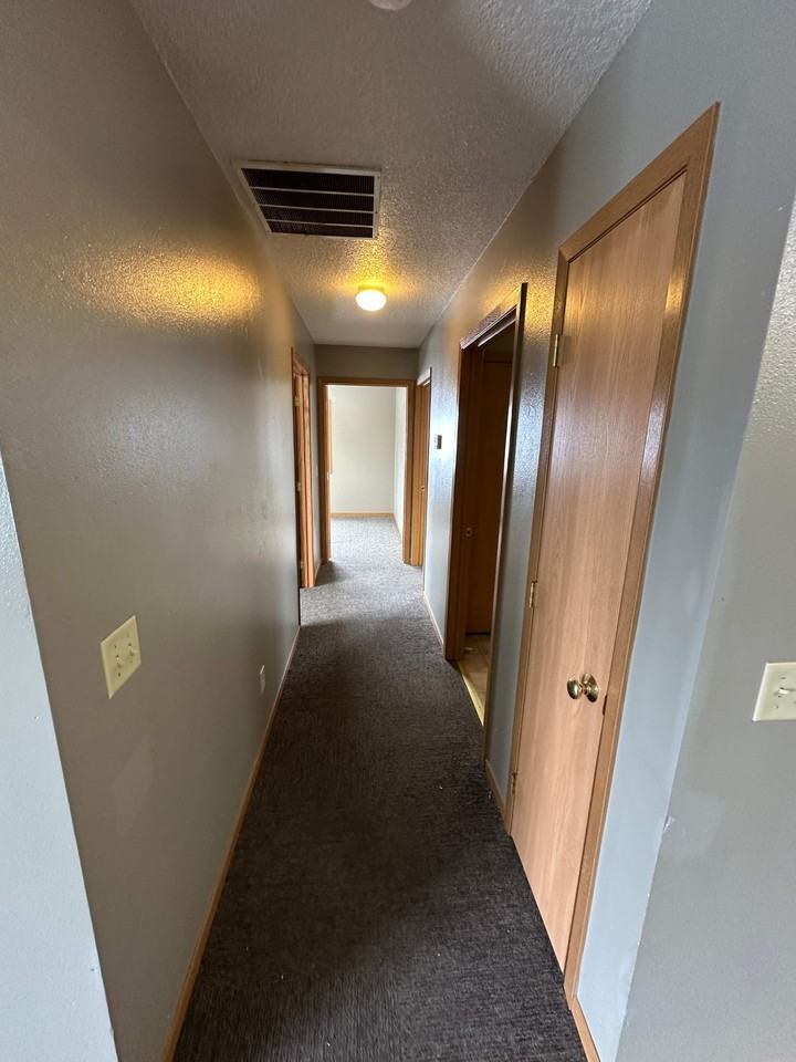 100 12th St Sw #3 - Photo 4 of 10