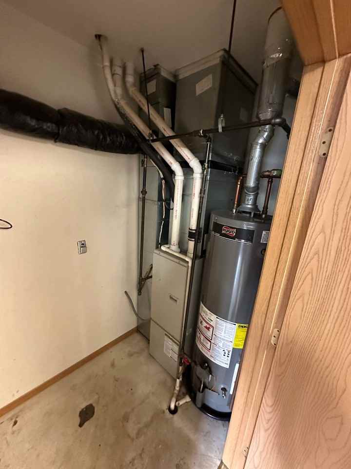 100 12th St Sw #3 - Photo 7 of 10