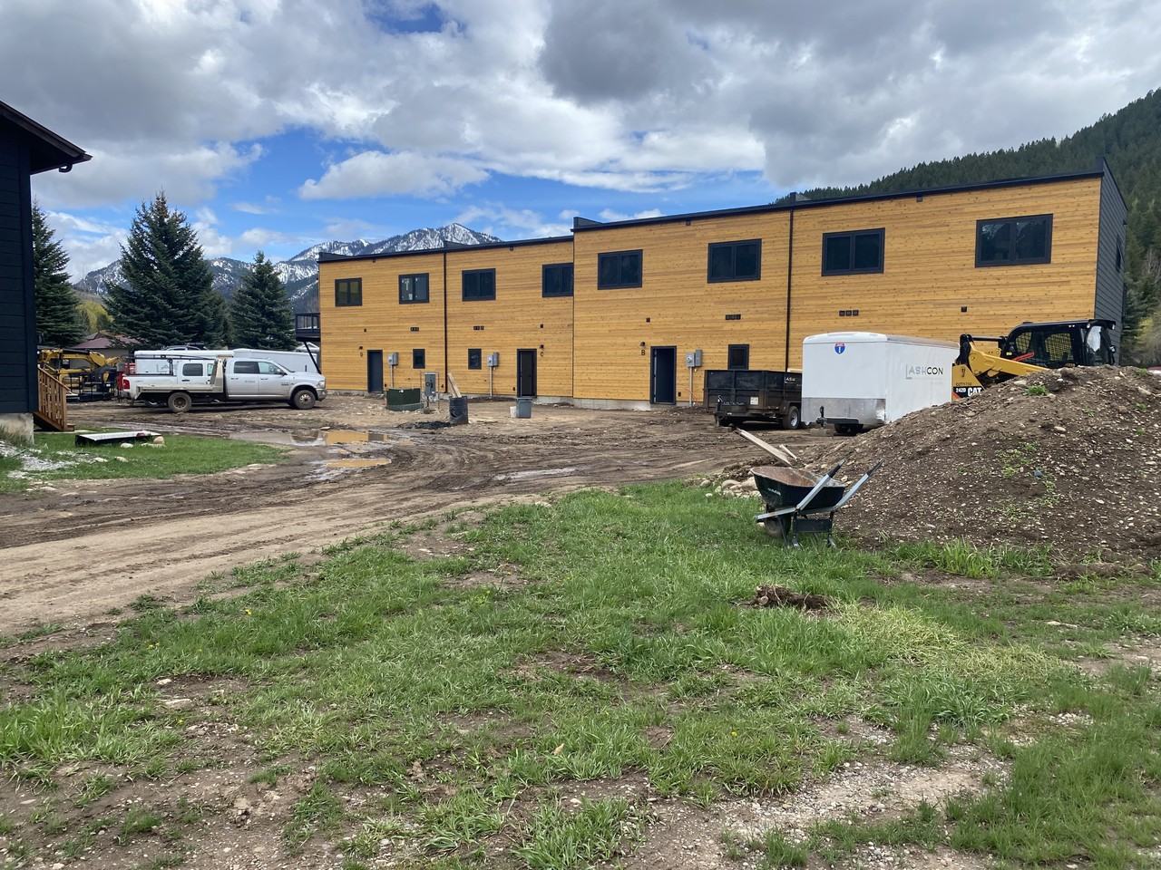 334 Meadows Dr #A - Photo 3 of 13