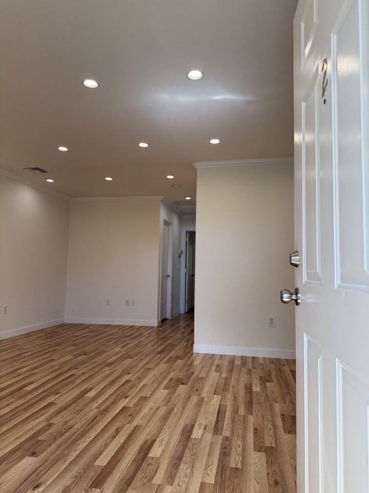 5742 Woodman Ave #2 - Photo 3 of 19