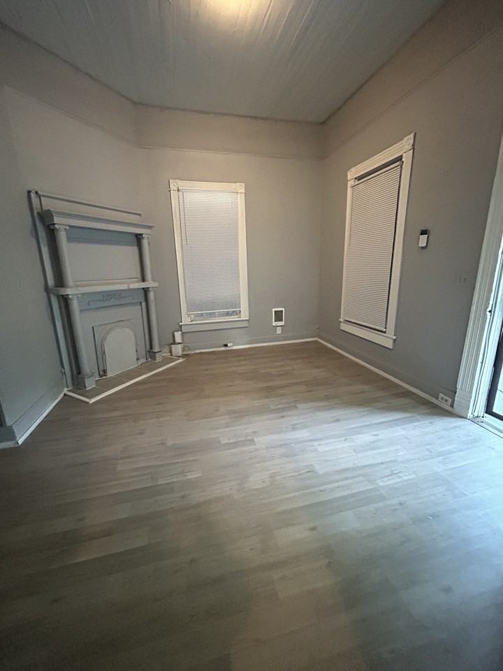 384 11th Ave Ne #NA - Photo 3 of 15