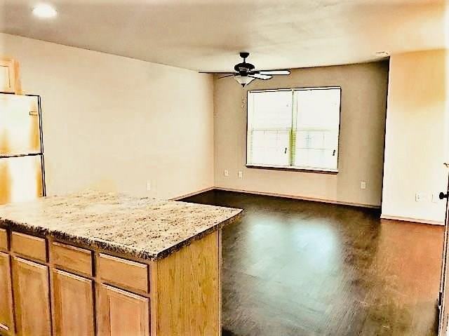 250 South Slopeside Drive - Photo 3 of 15