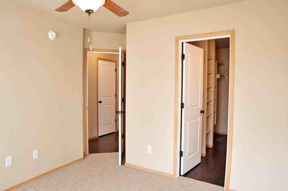 250 South Slopeside Drive - Photo 6 of 15