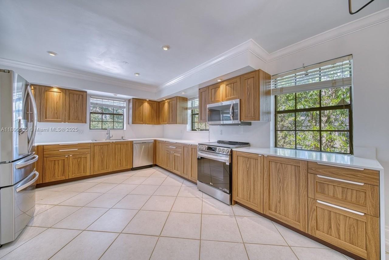 1442 Coruna Ave - Photo 4 of 48