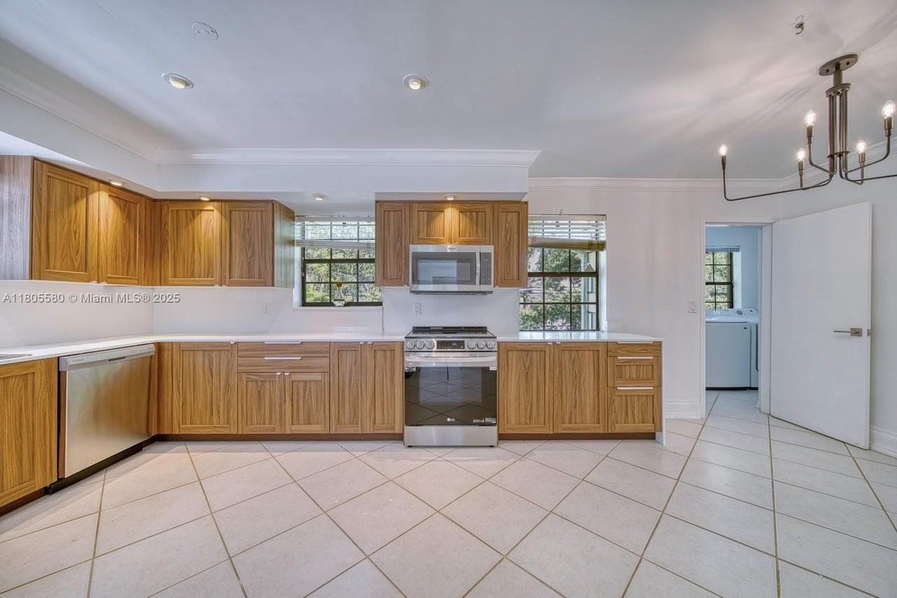 1442 Coruna Ave - Photo 7 of 48