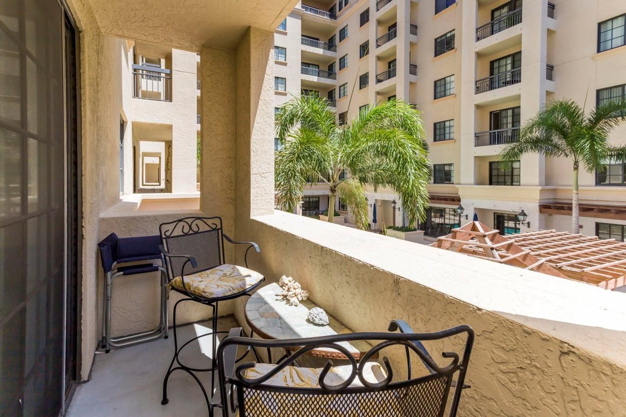 233 South Federal Highway - Photo 3 of 7